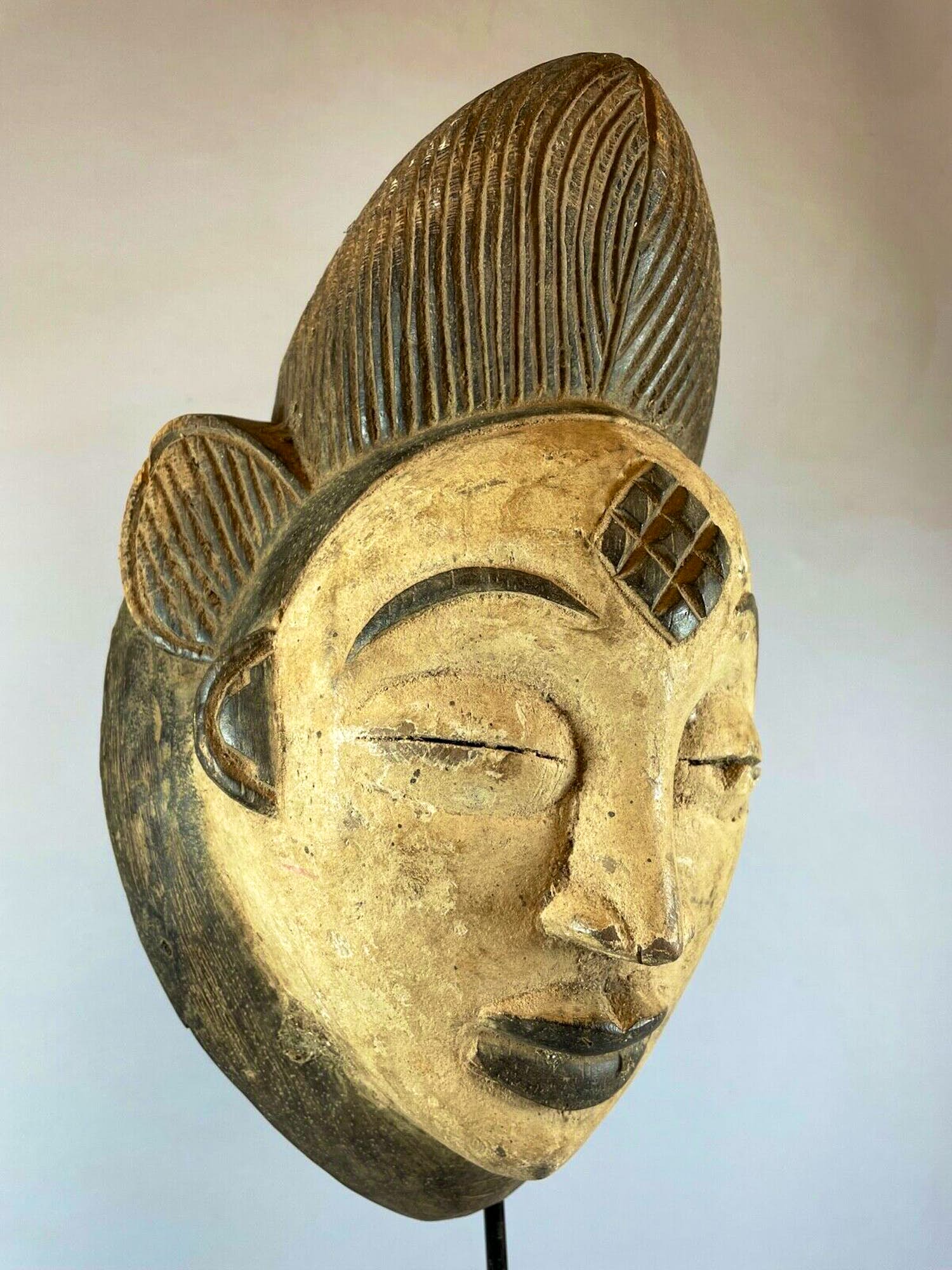 Punu - 220307 - Tribal used Punu mask - Gabon. verkocht voor € 45!