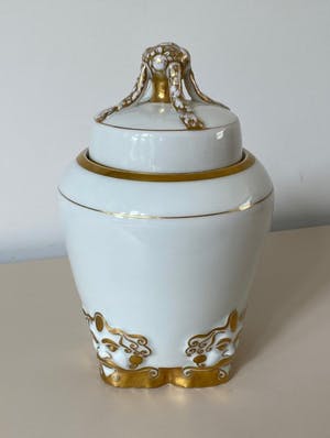 Hutschenreuther - Jugendstil koekjespot - ontwerp Prof. Fritz Klee Kunstabteilung kopen? Bied vanaf 85!