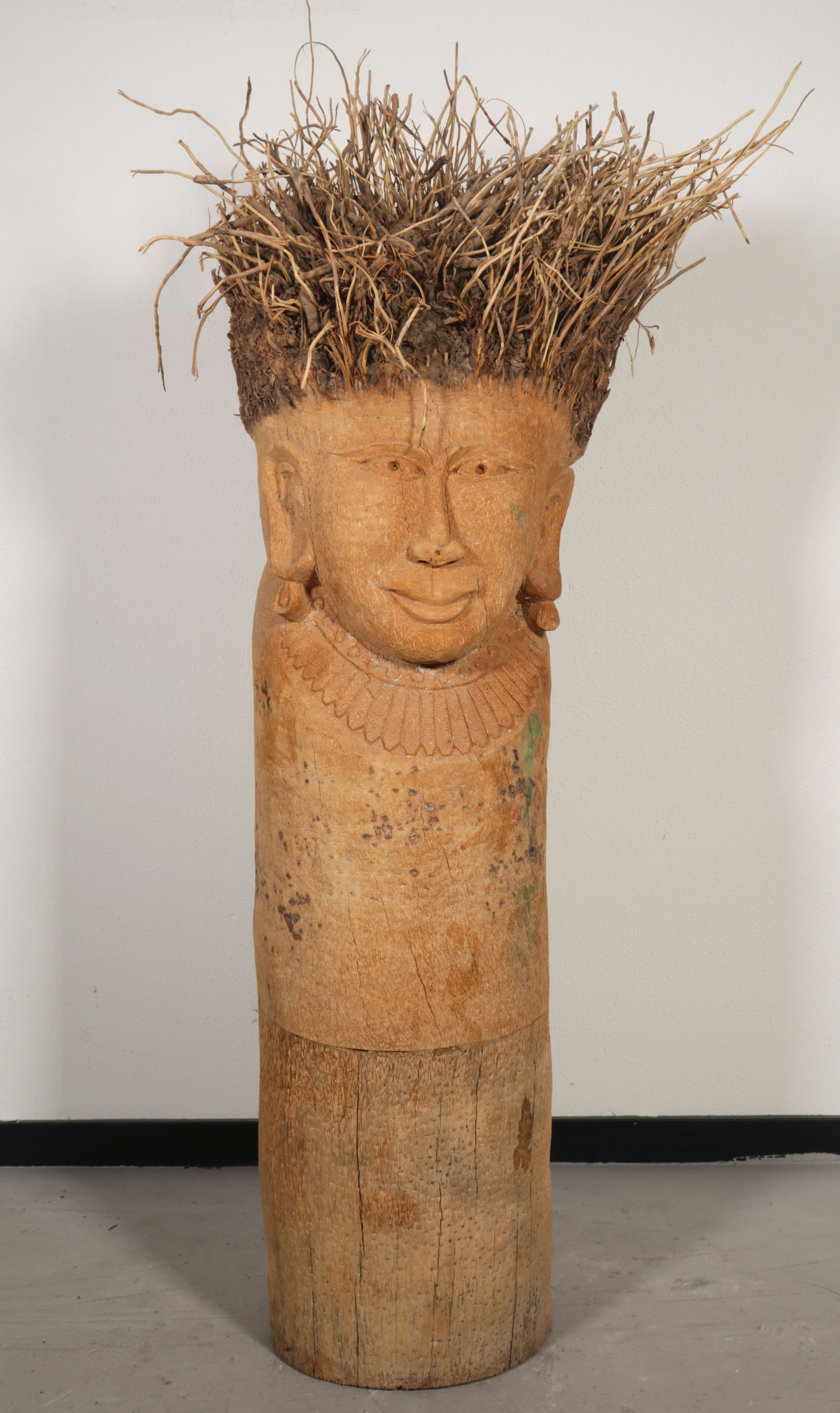 Niet of onleesbaar gesigneerd - Palmbomenhout, Kop vrouw kopen? Bied vanaf 1!