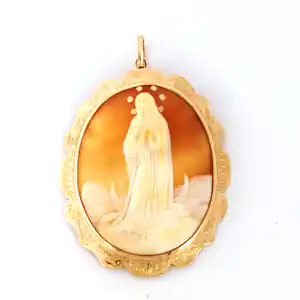 18k gouden camee hanger - afm 6.1 cm x 4.2 cm verkocht voor € 150!