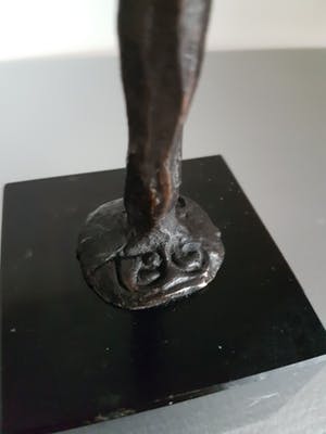 Klaas van den Berg - 1941 - 2018 Brons beeld "Leren is leven" kopen? Bied vanaf 155!