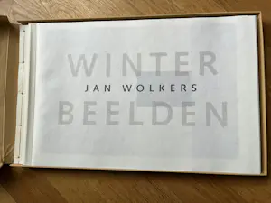AcheterJan Wolkers - COMPLETE MAP “WINTERBEELDEN” 12 gesigneerde zeefdrukken? Enchérissez de 1750!