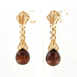 14k gouden oorhangers bezet met parel en diamant 0.35 ct kopen? Bied vanaf 500!