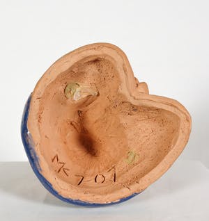 Niet of onleesbaar gesigneerd - Aardewerk, Zittende dame in badkleding kopen? Bied vanaf 1!