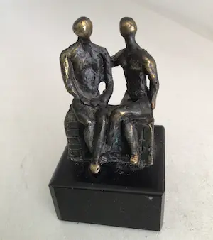 AcheterCorry Ammerlaan - Sculptuur “ AANDACHT VOOR ELKAAR “? Enchérissez de 1!