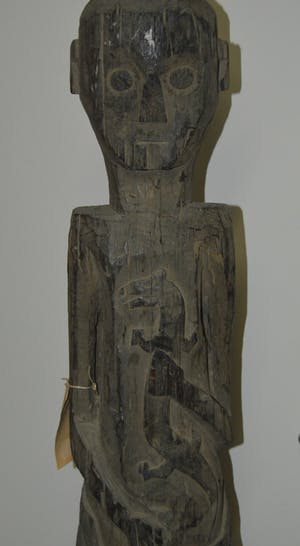 Niet of onleesbaar gesigneerd - Houten beeld. Oran Ulu. Borneo. kopen? Bied vanaf 1!