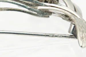 Sierlijke vintage Wit gouden (14kt) diamanten Broche kopen? Bied vanaf 230!
