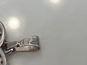 18 kt Witgoudem hanger met zirkonia kopen? Bied vanaf 160!