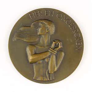 Titus Leeser - Bronzen penning: Japanse Vrouwenkampen, 1947 verkocht voor € 70!