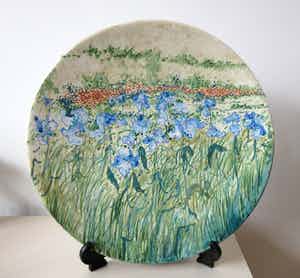 Niet of onleesbaar gesigneerd - Gouds platelen wandbord "Arles" - naar Vincent van Gogh verkocht voor € 1!