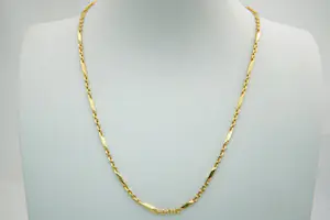 Acheter45 - 22 karaat geel gouden collier met gefacetteerde tussen staafjes? Enchérissez de 1160!