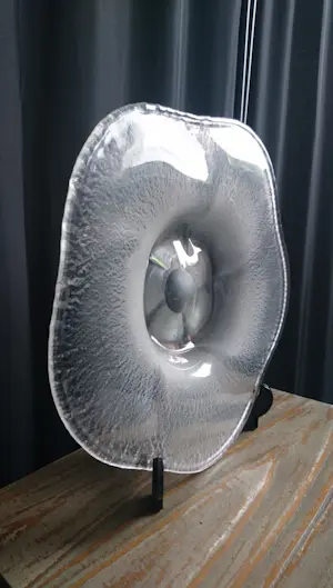 Willem Rozendaal - Helderglazen schaal met tincraquelé en luster "Coquille" (1937) kopen? Bied vanaf 1!