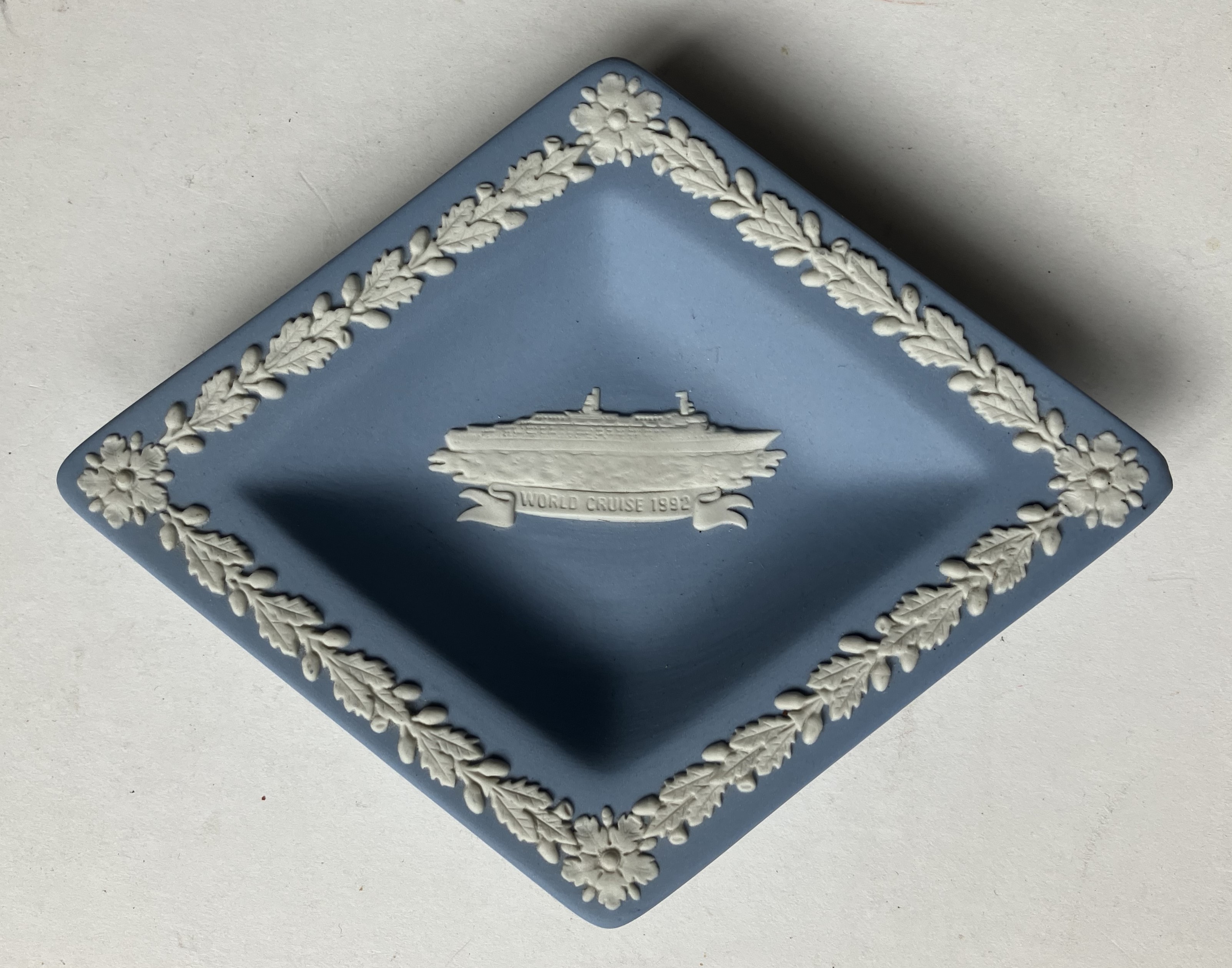 Wedgwood - QE2 World Cruise 1992 schaaltje - Jasperware. kaufen? Bieten Sie von 20!