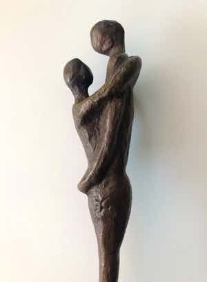 Jos Gielen - De Kus - Beeld verkocht voor € 129!