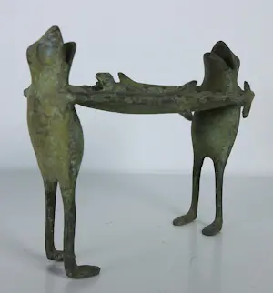 Onbekend - metalen schaaltje met kikkers en lelieblad kopen? Bied vanaf 50!