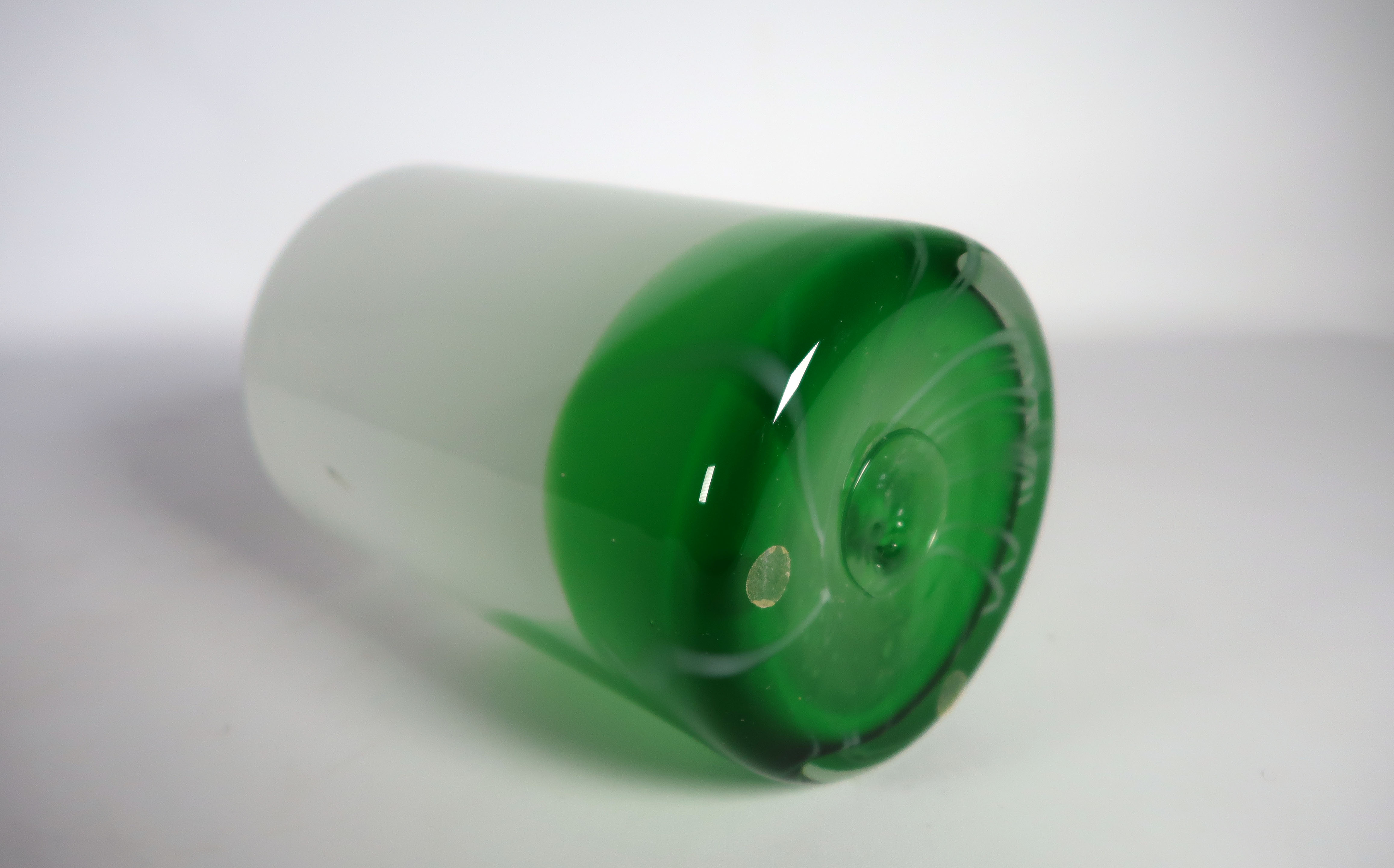 Willem Heesen - Glas, Groene en witte vaas kopen? Bied vanaf 1!