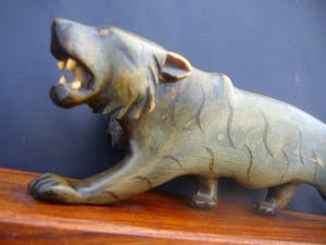 Niet of onleesbaar gesigneerd - Sluipende panter -ivoor- kopen? Bied vanaf 10!