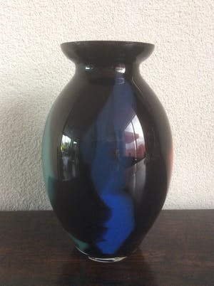 Niet of onleesbaar gesigneerd - UNIEKE ZWARTGLAZEN VAAS kopen? Bied vanaf 1!