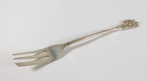 Lot van 12 zilveren gebaksvorkjes met bloemen kopen? Bied vanaf 100!