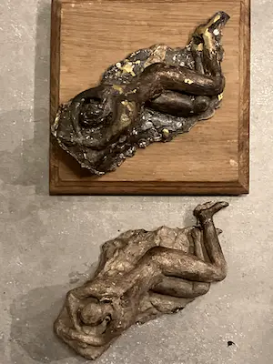 Brons (Onbekend) - Vrouw op rotsen kopen? Bied vanaf 109!