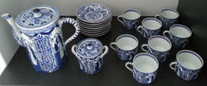 N.V. Porselein- en Tegelfabriek Mosa - Lange Lijs servies - Theepot, suikerpot en 8 kopjes en schoteltjes kopen? Bied vanaf 30!