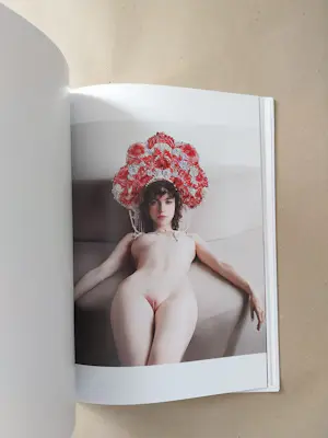 Lidiia Khaikara - "Meisje op de bal" + Fotoboek "Lichte kamers" kopen? Bied vanaf 160!