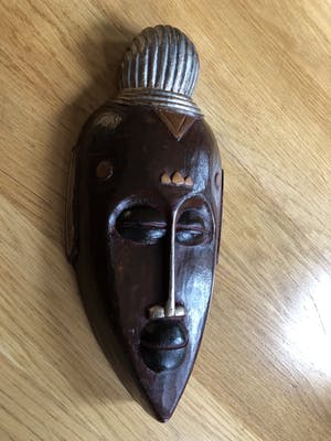 Niet of onleesbaar gesigneerd - Houten masker met de kenmerken van de Baoulé of Baule stam uit Ivoorkust kopen? Bied vanaf 1!