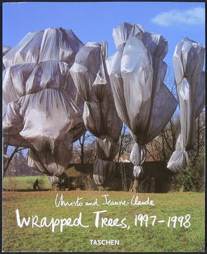 Christo - Handgesigneerde druk Wrapped Trees + Taschen boek kopen? Bied vanaf 1!