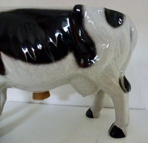 Niet of onleesbaar gesigneerd - Grote zwart bonte Koe, waarschijnlijk als reclamemateriaal in Slagerij? kopen? Bied vanaf 1!