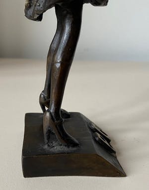 Corry Ammerlaan - Bronzen beeld dame op hoge hakken kopen? Bied vanaf 50!
