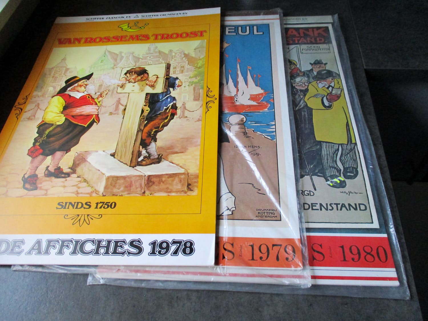 Niet of onleesbaar gesigneerd - Van schipper bv, Zaandijk, 3 Kalenders, 39 affiches. kopen? Bied vanaf 1!