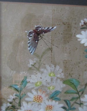 Niet of onleesbaar gesigneerd - Handpainted flower + butterfly kopen? Bied vanaf 1!