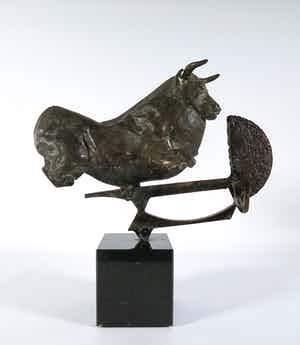 Wim Steins - Moderne compositie met stier in brons en ijzer verkocht voor € 1000!