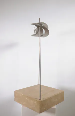 Ton Pors - Stalen sculptuur met glazen bol (Zwaar) kopen? Bied vanaf 1!