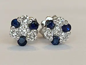 18 karaat Witgouden  Oorbellen met 0.50 ct Diamanten en  Saffieren kopen? Bied vanaf 500!