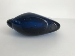 Mdina kunstglas - Michael Harris Mdina Fish vaas / Axe head vaas roze blauw kopen? Bied vanaf 105!