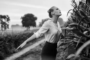 Erik Gigengack - 'in front of a cornfield', foto met gelimiteerde oplage. kopen? Bied vanaf 35!