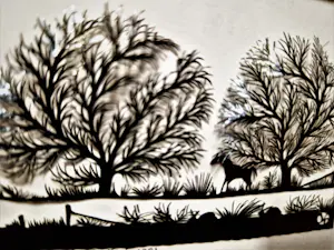 Joke Varkevisser-Kooi - Bijzonder knap miniatuur geknipte voorstelling "Paard onder bomen" gesigneerd kopen? Bied vanaf 28!