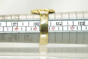 47 - 18 karaats geelgouden mattenklopper ring kopen? Bied vanaf 640!