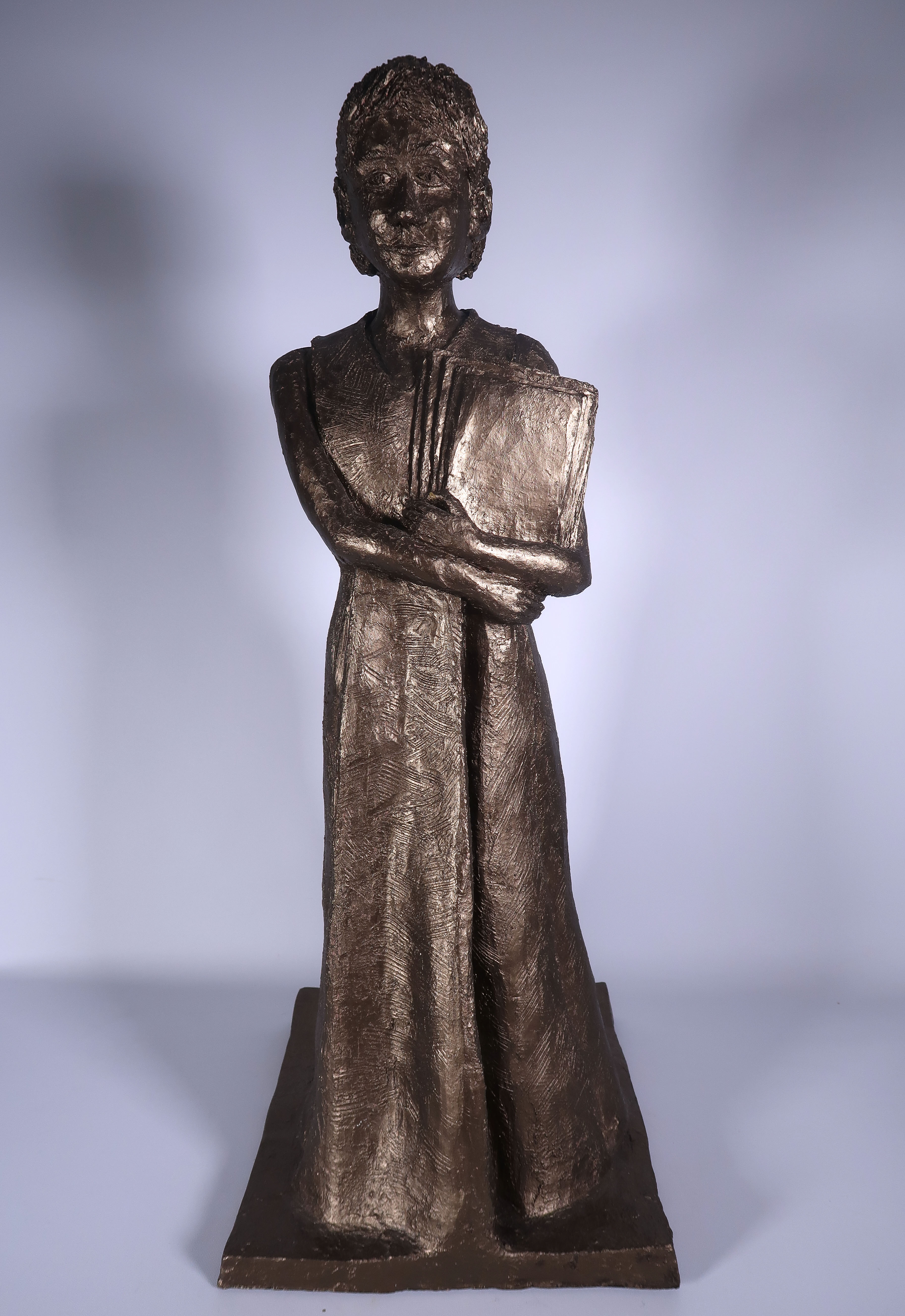 Toon Gielen - Beschilderd keramiek, Vrouw met boeken (Zwaar) kopen? Bied vanaf 1!