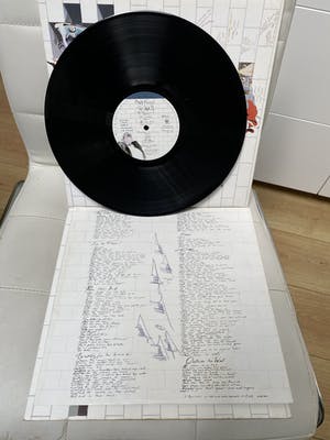 Niet of onleesbaar gesigneerd - LP Pink floyd - The Wall - Gesigneerd kopen? Bied vanaf 1!