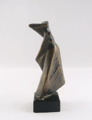 Fred Carasso - Brons en natuursteen, Schrijdende vrouw kopen? Bied vanaf 500!