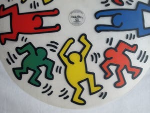 Keith Haring - 4x Placemat – 2002 – doorsnede 33,5 cm kopen? Bied vanaf 10!