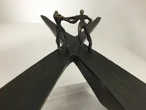 Corry Ammerlaan - Sculptuur “ OP SCHEIDING VAN WEGEN “ kopen? Bied vanaf 1!