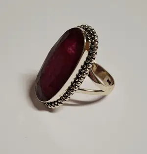 Nieuwe zilveren Ring met facetgeslepen robijn kopen? Bied vanaf 75!