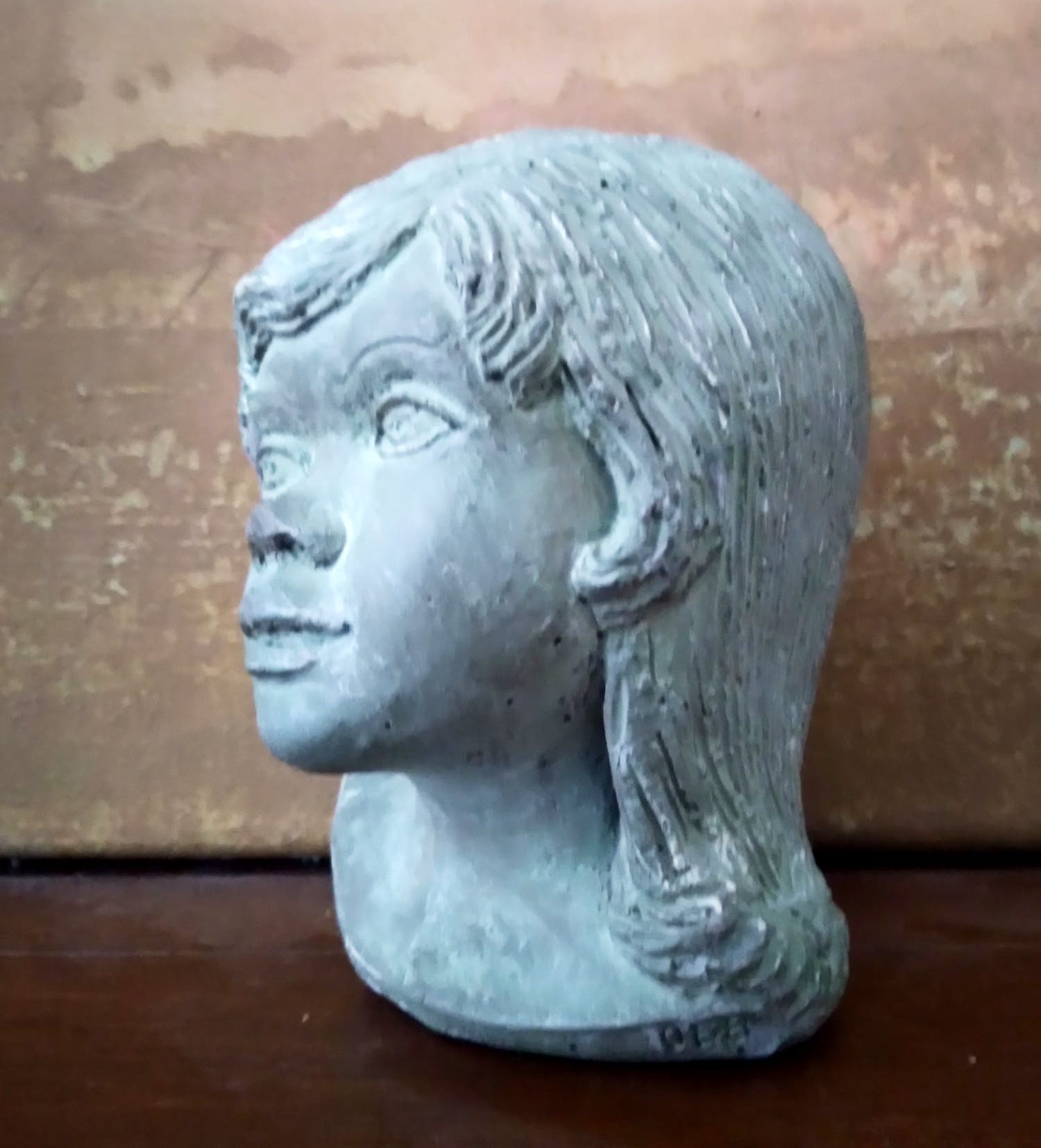 Niet of onleesbaar gesigneerd - buste- sfeervol meisjeskopje kopen? Bied vanaf 1!