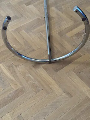 Eileen Gray - Toegeschreven verstelbare bijzettafel E 1027 kopen? Bied vanaf 175!