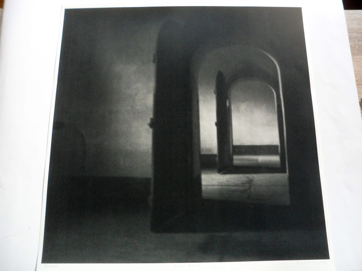 Leo Divendal - Zeefdruk, Titel, "Terezin". kopen? Bied vanaf 30!