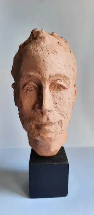 Niet of onleesbaar gesigneerd - Portret in klei kopen? Bied vanaf 1!