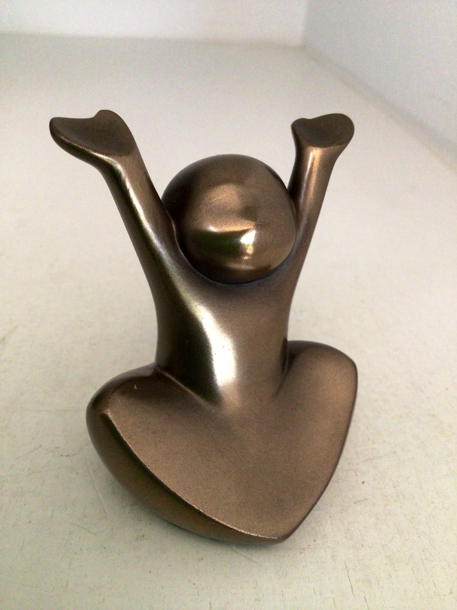 Janneke Ros - Beeld “ Vrolijk kind ! “ kopen? Bied vanaf 1!